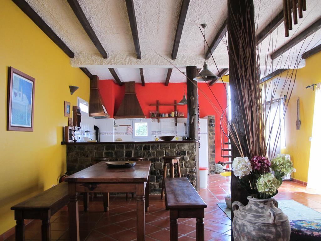 Bisbis House Guest House Porto Moniz Exterior photo